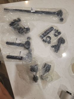 1987----1996 Ford F-150 / Ford bronco  9 piece front steering suspension kit