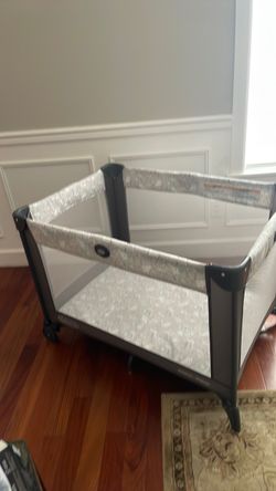 GracoPack&Play,easy to folding,excellent condition.