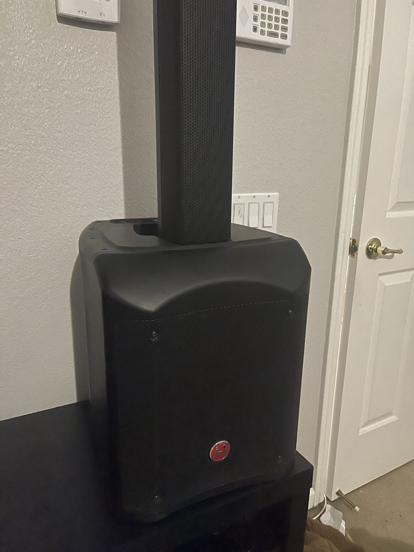 2 MLS900 Active Personal Line Array PA System