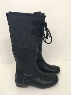 Ugg Boots Size 5.5 - BRAND NEW