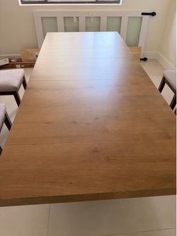 Solid wood extendable dining table