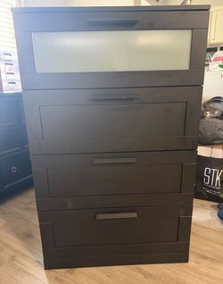 Ikea dressee