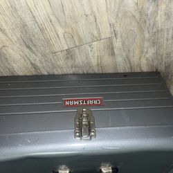 Old Crafts Man Metal Tool Box 30$ Obo