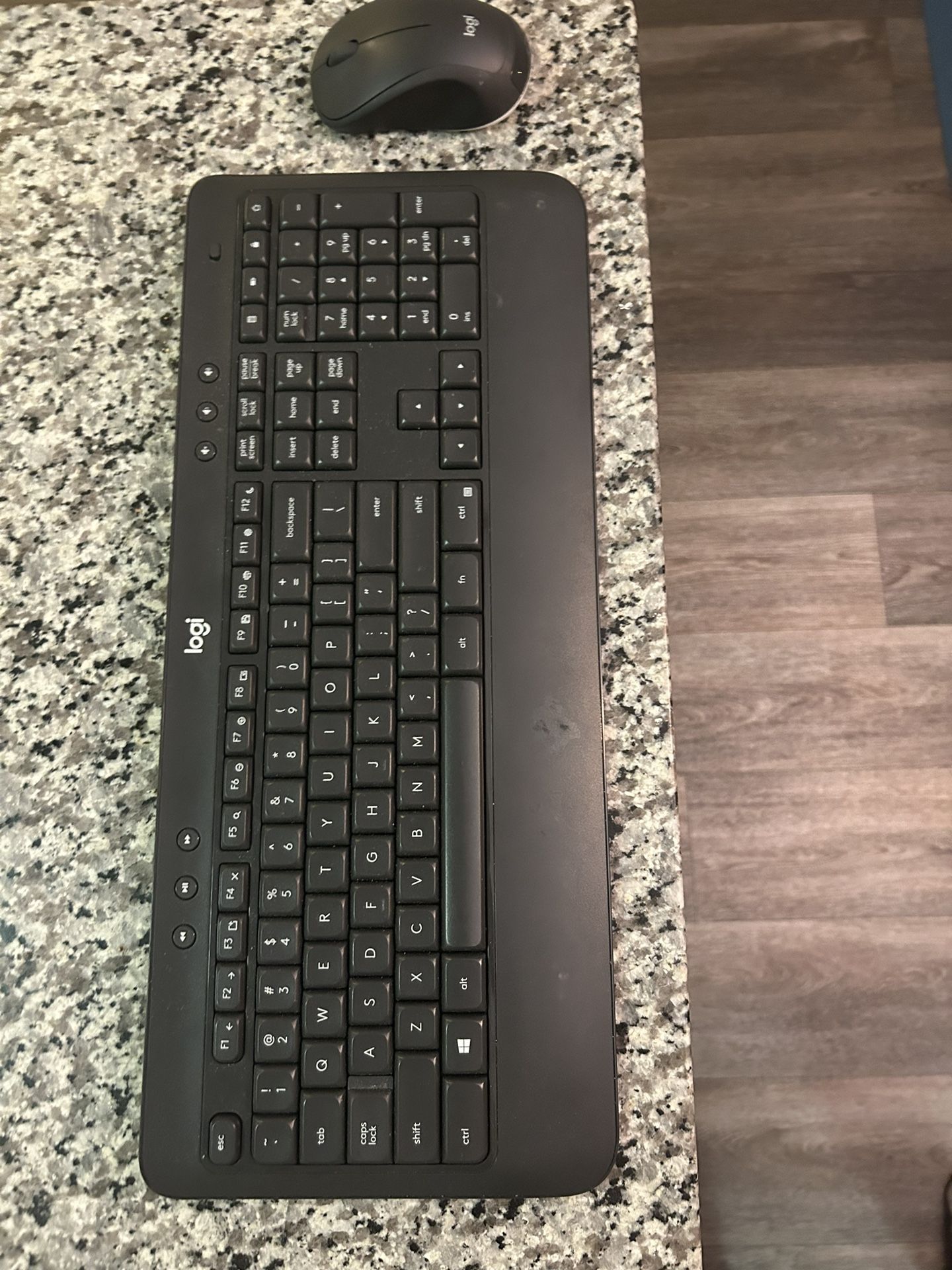 Logitech Wireless Keyboard And Mouse 