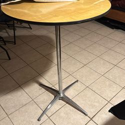 2 High Tables 50$ apiece 42’’ Tall And 29’’ Diameter