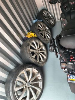 Infiniti g 37  rims