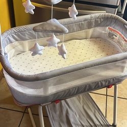 Simmons Baby Bassinet