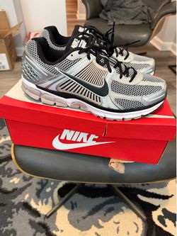Nike Vomero 5 size 14