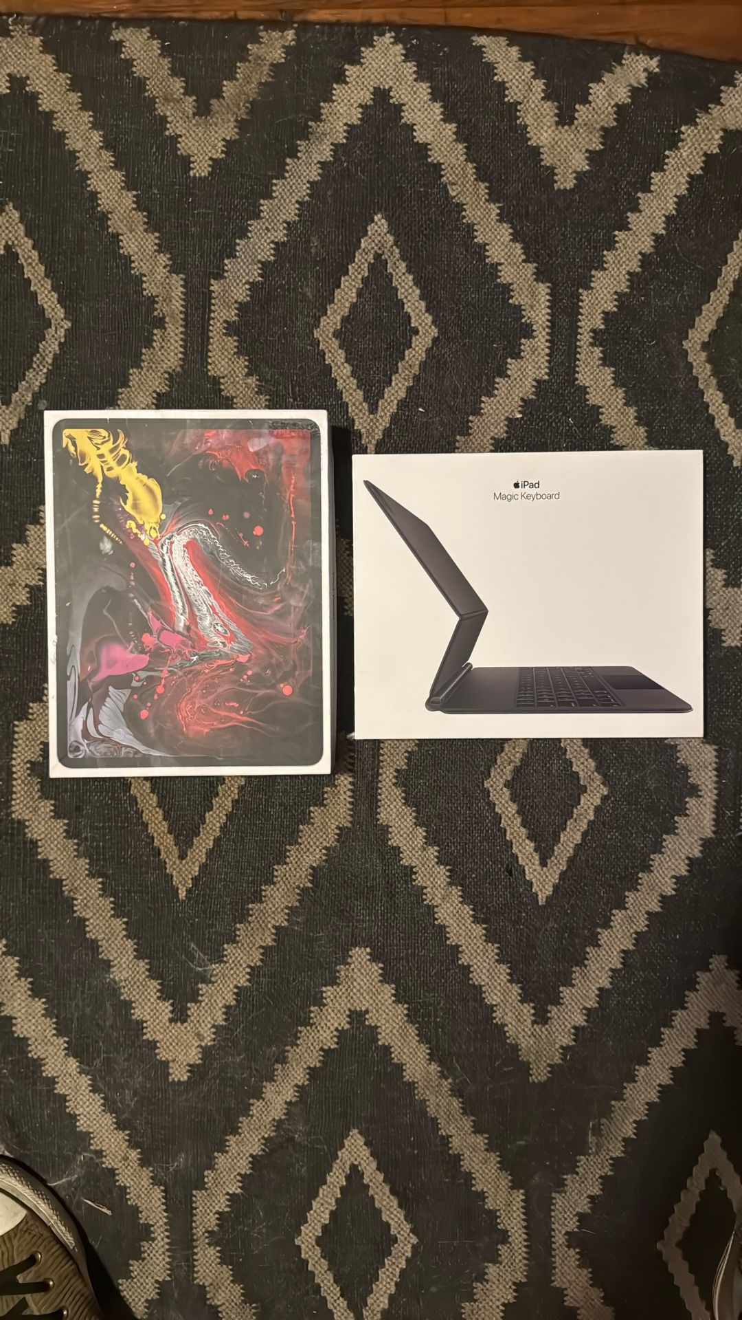 iPad Pro 12.9 + Magic Keyboard
