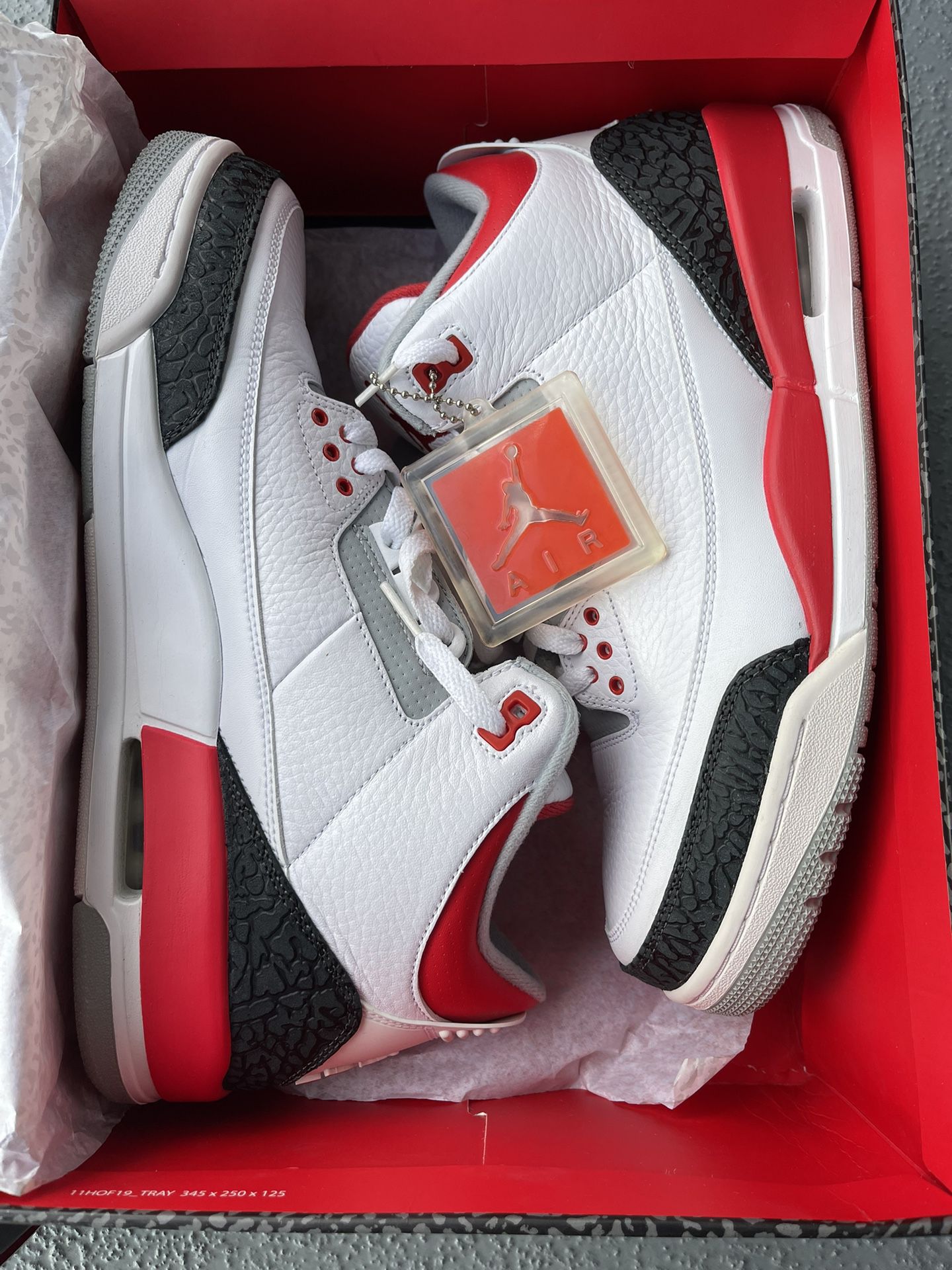 Nike Jordan 3 Fire Red Sz 11.5