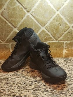 Under Armour basketball shoes 5Y