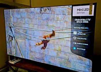 New 85 Inch Mini LED M70 Samsung Smart TV 4K UHD. Brand new 2026 Model.