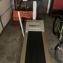 Image 910 Treadmill