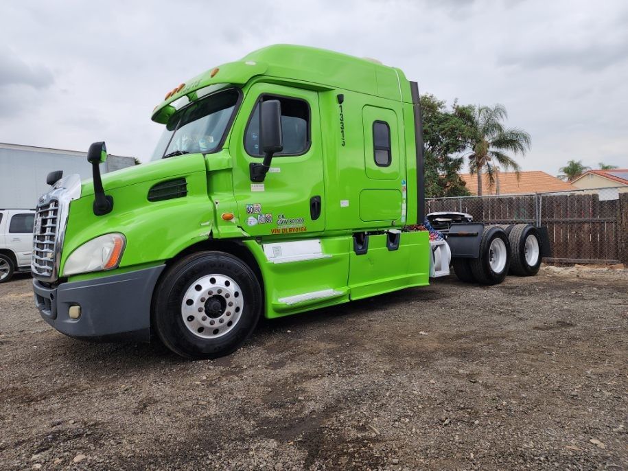 2013 Freightliner Cascadia for Sale in Fontana, CA OfferUp