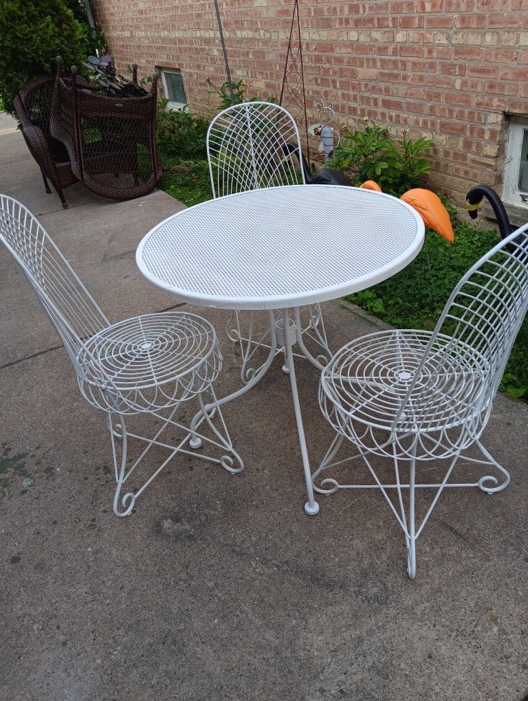 Set Of Four Pieces Wrought Iron Outdoor Patio Bistro Set
