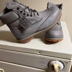 Timberland Brogue Sz 9.5 ***New In A Box***