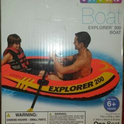 Brand new inflatable boat with Oars!! INTEX