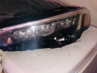 Cracked 2022 Honda civic headlight