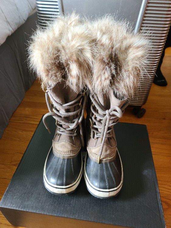 Sorel - Joan Of Arctic Snow Boots - Women's Size 8
