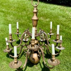 Vintage Solid Brass Williamsburg 12-Arm Chandelier – Classic Colonial Style – Pickup Only Atlanta, GA