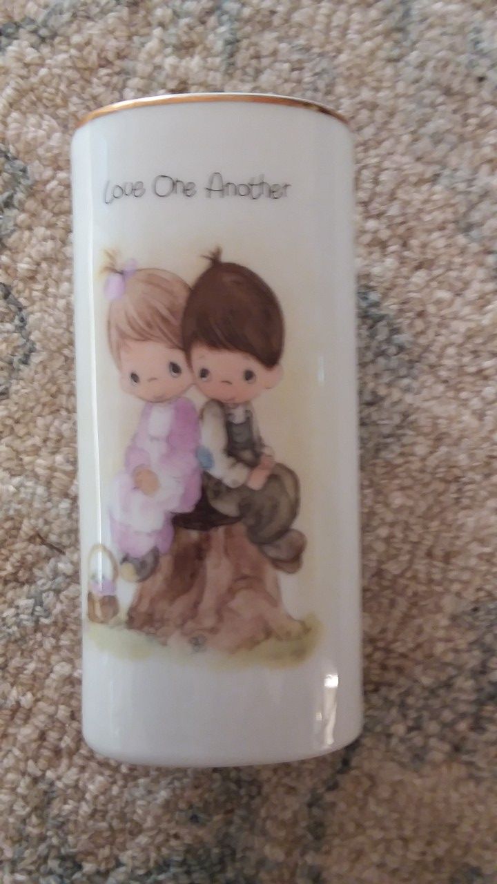 Precious moments 1978 porcelain vase