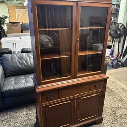 Bassett Furniture China Hutch