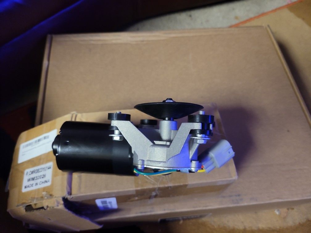 A-Premium Front Windshield Wiper Motor without Washer Pump Compatible with Toyota Tacoma 1 Tundra 2000-2006 Sequoia 2001-2007 Mitsubishi Galan