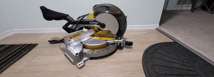 DEWALT DW713 15 AMP CORDED 10" COMPOUND SINGLE BEVEL MITER SAW