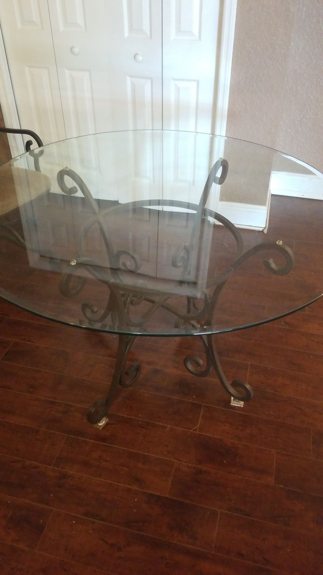 48" Round glass kitchen table and 4 chairs