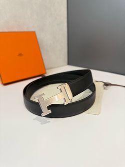 Hermès Constance reversible belt featuring a palladium-plated buckle And Strap