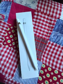Apple Pencil  in box with accessories