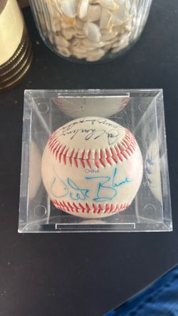 Autograph Baseball (Vida Blue, Graig Nettles, Joe Rudi and 2 others