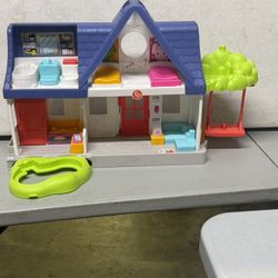Fisher Price Little People Friends Together Playhouse—works