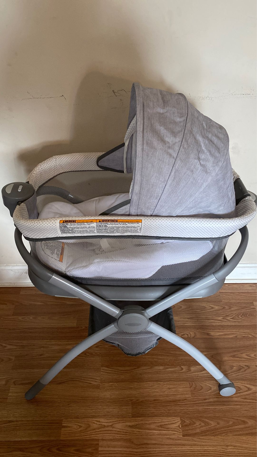 Graco bassinet gently used