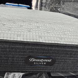 King Sizes Mattress and Box Spring