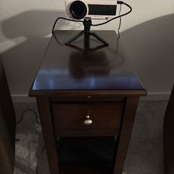 Nice little combo of center table with drawer and in comes with a projector included it works great