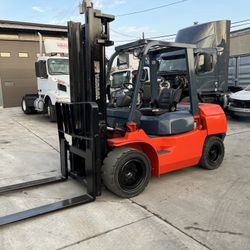 2006 Toyota Forklift, 8000 lbs, 2 Stage