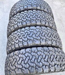 245 65 17 Bfgoodrich ko2 Tires Con 80% de Vida Las 4