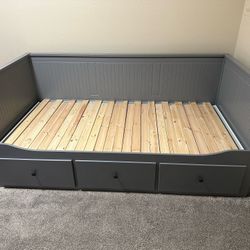 Bed frame excellent condition