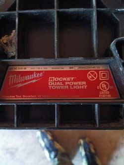 Milwaukee M18 ROCKET Dual Power Tower Light