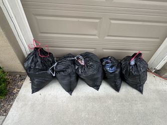 Used girls clothes and blankets