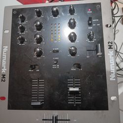 NUMARK M2. MIXER. PERFECT CONDITION.....PRETTY GOOD