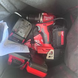 Milwaukee compact drill