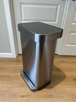 Simple human garbage can bin
