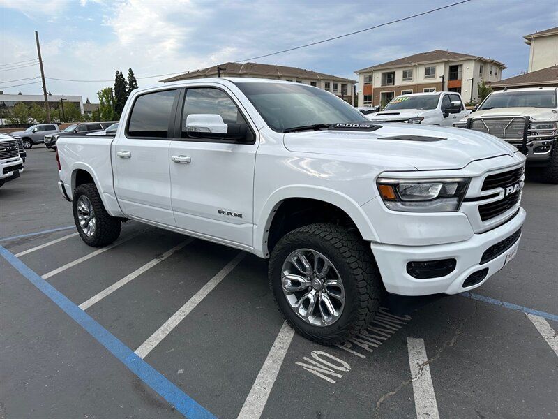 2020 Ram 1500 Laramie Sport, Eco diesel, 4x4, Pano sunroof