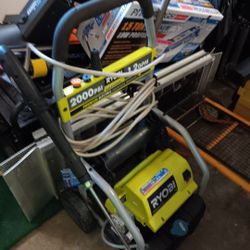 RYOBI PRESSURE WASHER 2000 PSI