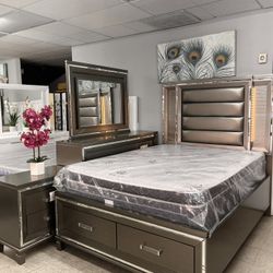 Beautiful Queen Champagne Color Bedroom Set 