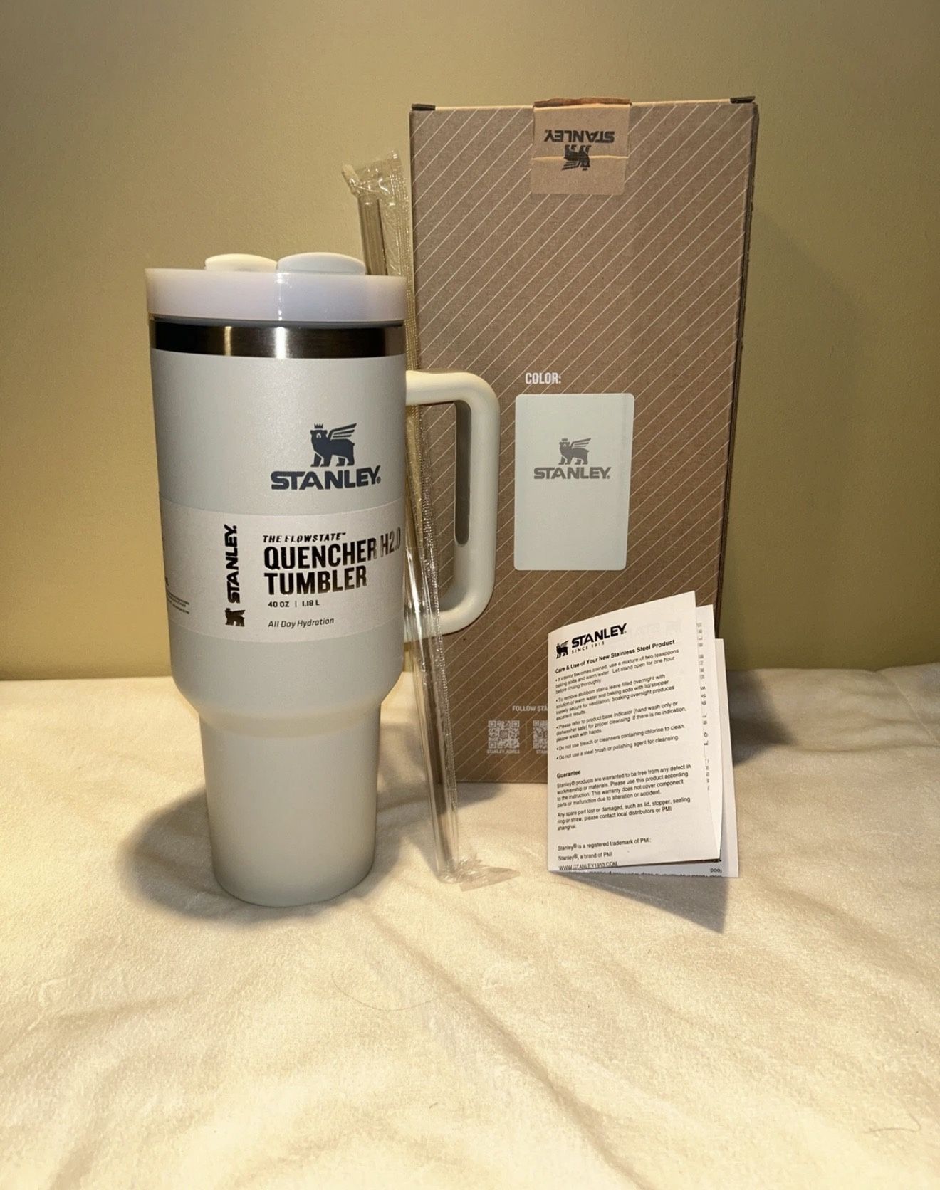 NEW Stanley Adventure Quencher 40 Ounce Travel Tumbler Cream White w/ Straw