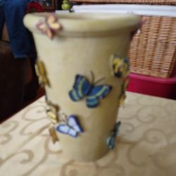 ROUND 3D BUTTERFLIES POTTERY VASE