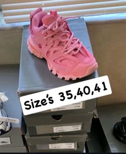 Girls Balenciaga’s